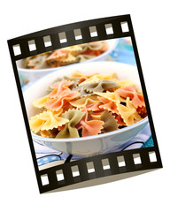 bunte schleifennudeln