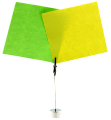 post-its papier sur pince crocodile porte-photos, fond blanc