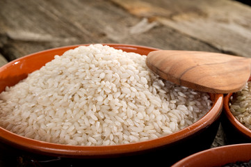 Fototapeta na wymiar rice on bowl - ciotola con riso