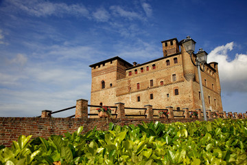 Castello di Grinzane Cavour 3, Cuneo (Piemonte), Italia