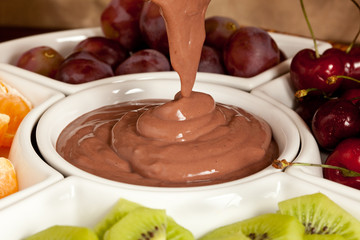 Piatto di Frutta con crema al cioccolato