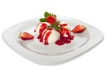 Dessert mit Erdbeeren