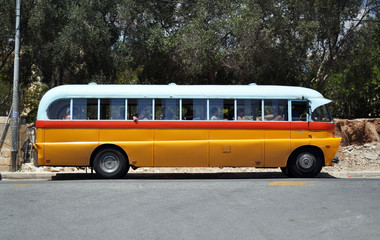 Bus di Malta