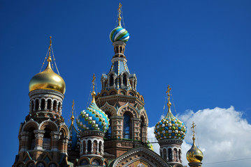 Fototapeta na wymiar ¯arówki z Saang Rozlane w Petersburgu