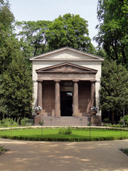Fototapeta premium mausoleum in the garden