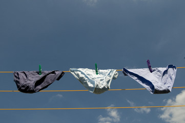 Damenslips auf der Wäscheleine