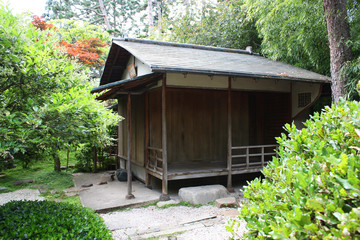 Maison et jardin traditionnels japonais