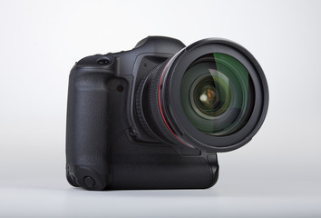 professionell DSLR Camera Front view with zoom lens