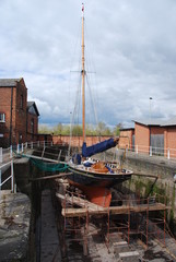 Fototapeta na wymiar Boat reparation (dry docks)