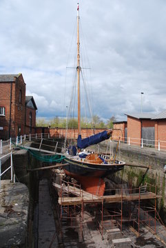 Boat reparation (dry docks)