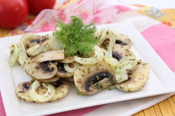 pilzsalat mit fenchel