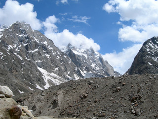 Fototapeta na wymiar Trekking w górach dolinie Spiti himalajskich, Północne Indie