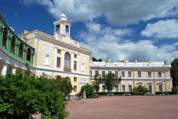 Dans le palais Pavlovsk de Saint Petersbourg