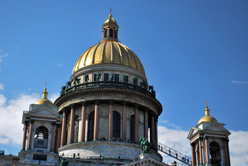 Fototapeta premium Les domes de Saint-Isaac