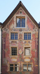 Fototapeta na wymiar Maison peinte ancienne à Chur