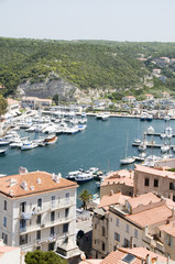 Fototapeta na wymiar port marina Dolne miasto Bonifacio Corsica