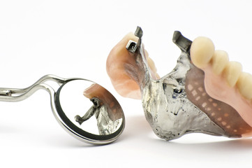 Combined fixed and mobile prosthesis