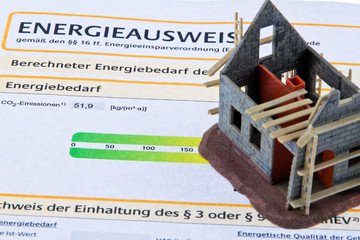 Rohbau Haus mit Energiepass. Energieausweis  Deutschland.