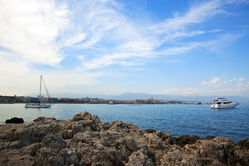 boote vor antibes an der C&ocirc;te d'Azur