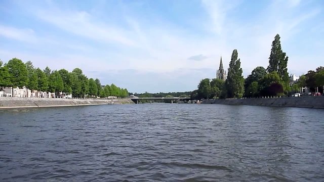 sur l'eau C