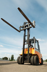 forklift loader for warehouse works © Kadmy