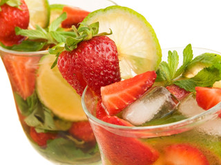Strawberry-lime mojito