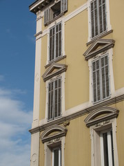 façade de caractere