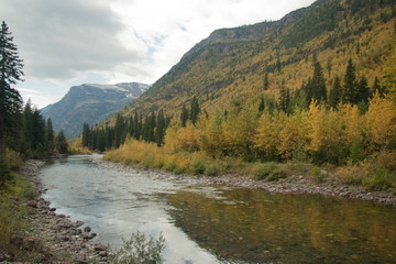 Fototapeta na wymiar Glacier National Park: McDonald Creek