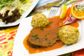 Roast Beef - Rinderbraten mit Klössen,Sosse