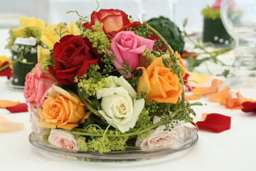 Hochzeitsbowle mit Rosen