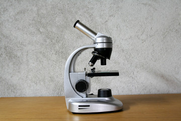 le microscope