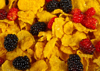 Corn Flakes & Mixed Berries