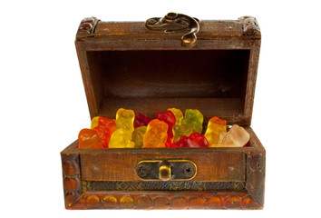 Schatztruhe mit Gummibärchen