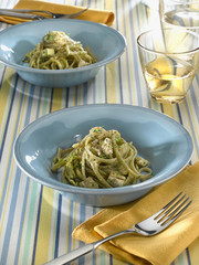 linguine d'espadon aux amandes aigres