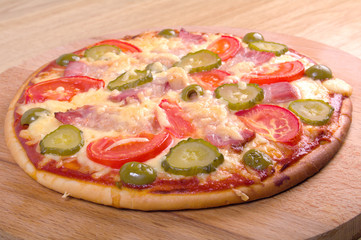 pizza ham and vegetable