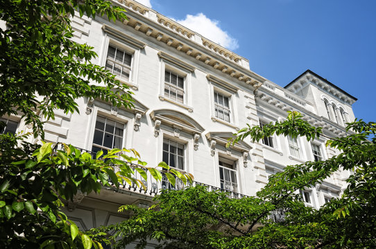 Fototapeta Elegant apartment building in Notting Hill, London.