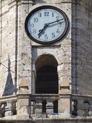 Fototapeta na wymiar Arco del Reloj en Toro (Zamora)