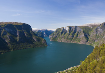 Fototapeta na wymiar Aurlandsfjord w Norwegii, Aurland
