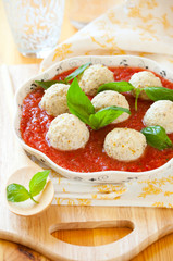 Chicken meatballs and tomato sauce