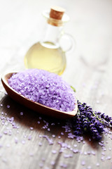Obraz na płótnie Canvas lavender bath salt and massage oil