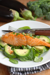 Grilled salmon with avocado and lettuce