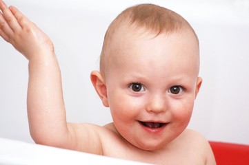 Bathing child_Indoor