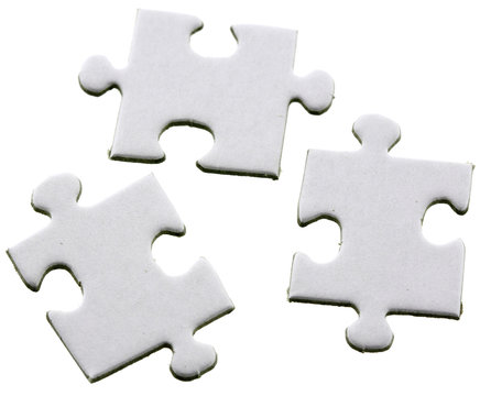 3 pièces vierges de puzzle à assembler, fond blanc