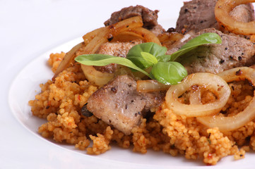 Couscous mit Gulasch