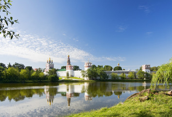 Obraz premium Novodevichy convent in the early morning