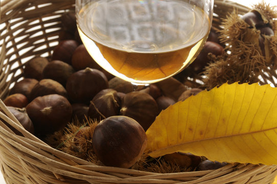 Vino bianco con castagne