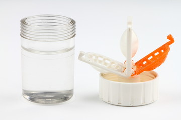 Contact lenses container