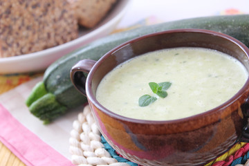 zucchinisuppe