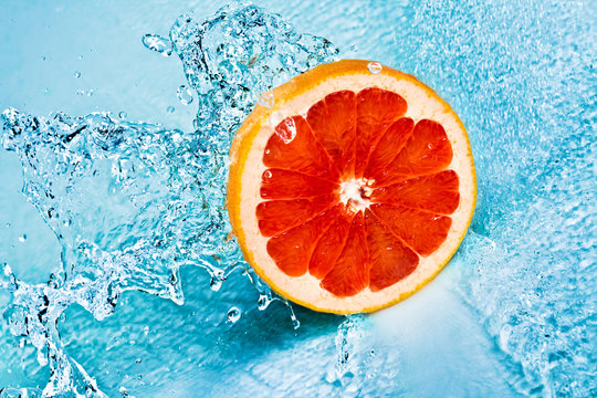 grapefruit and water © Andrei Armiagov