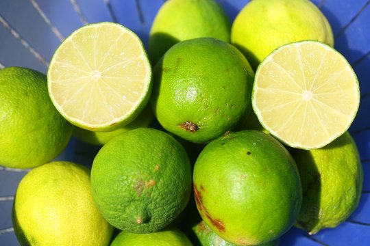 Limetten aus biologischem Anbau